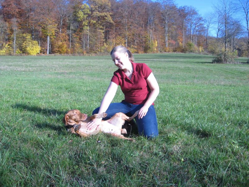 Kathi_Lola_auf_einer_Wiese Kathi_Lola_auf_einer_Wiese